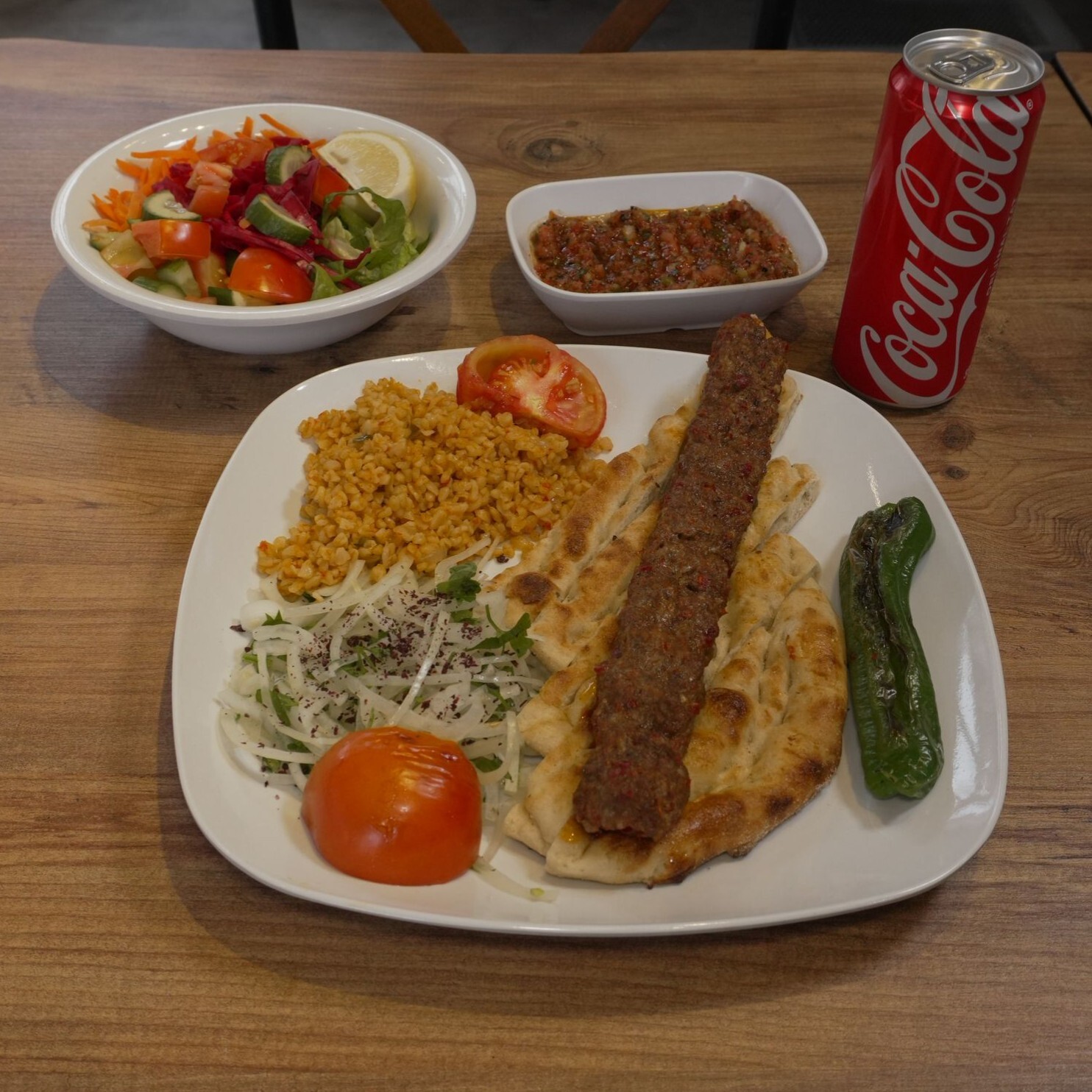 Adana Kebap (Coca-Cola 330 cl) Menü