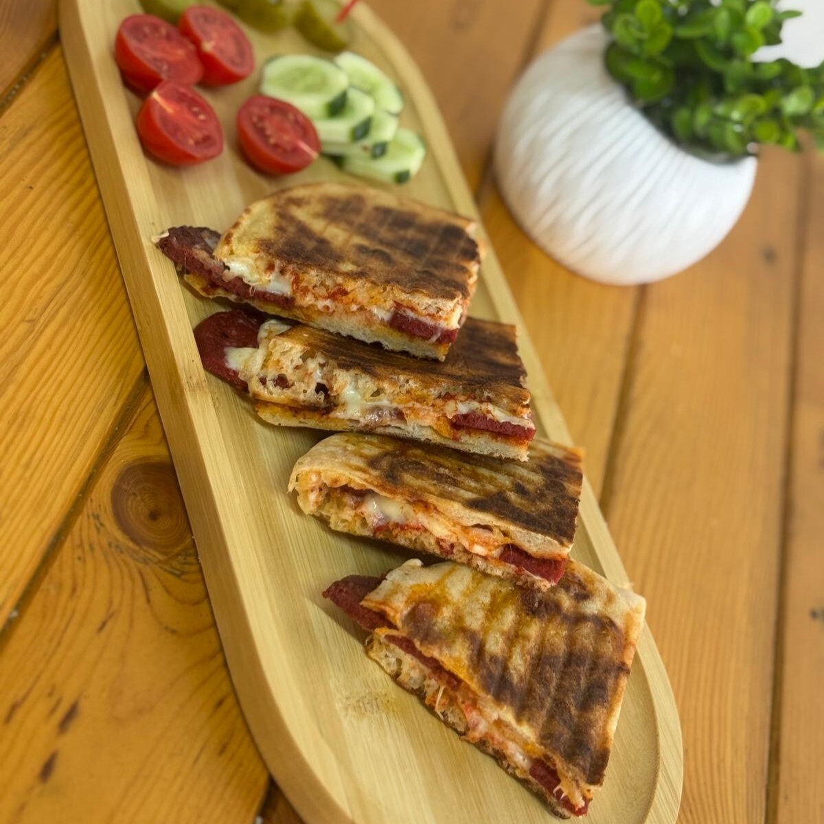 Bazlama Karışık Tost