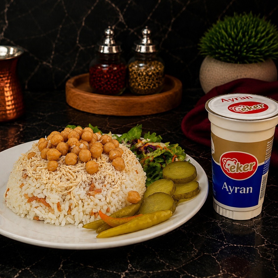 Nohutlu Tavuklu Pilav Ayran Menü