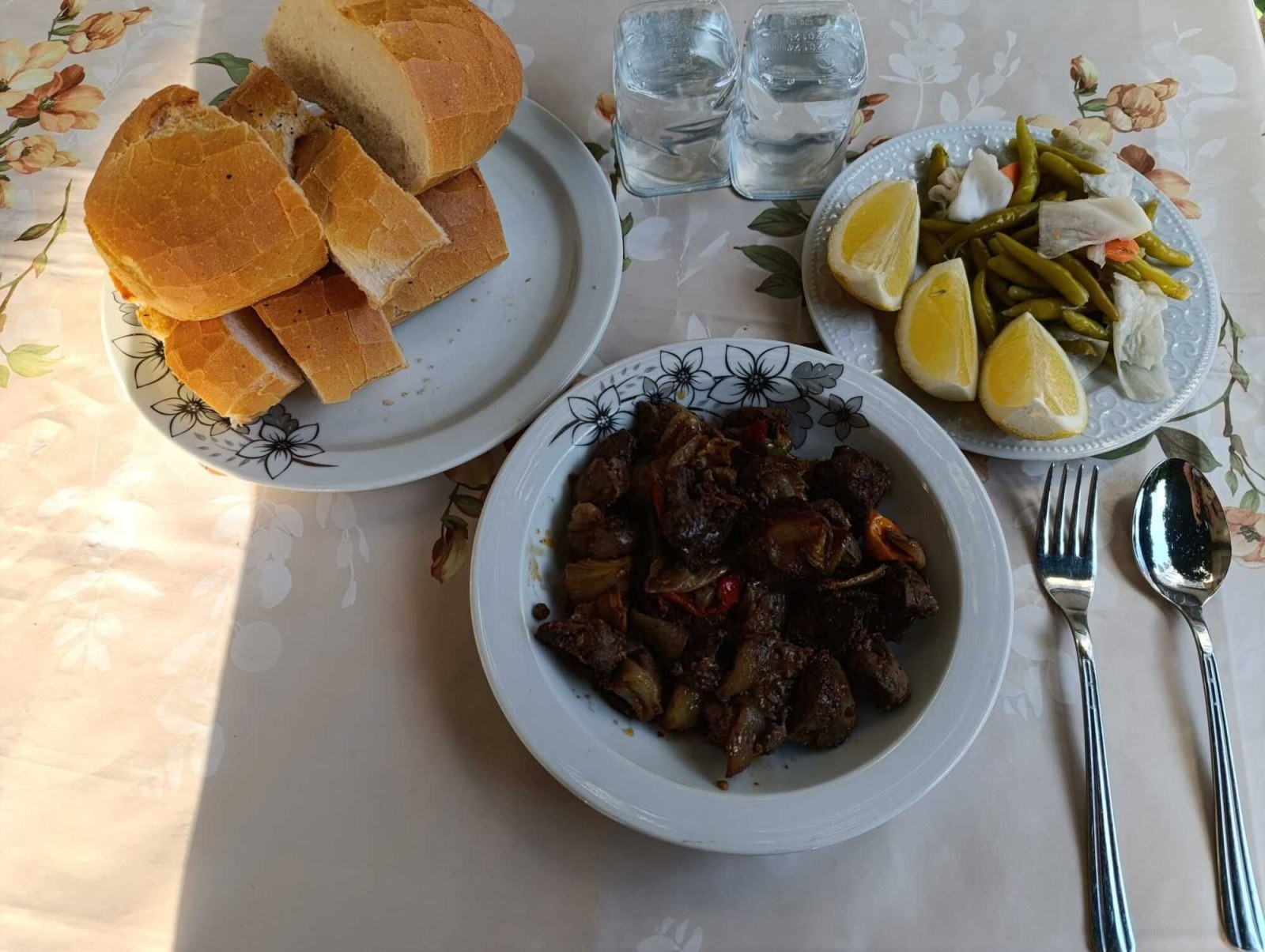 Ekmek Arası Tavuk Ciğer Kavurma