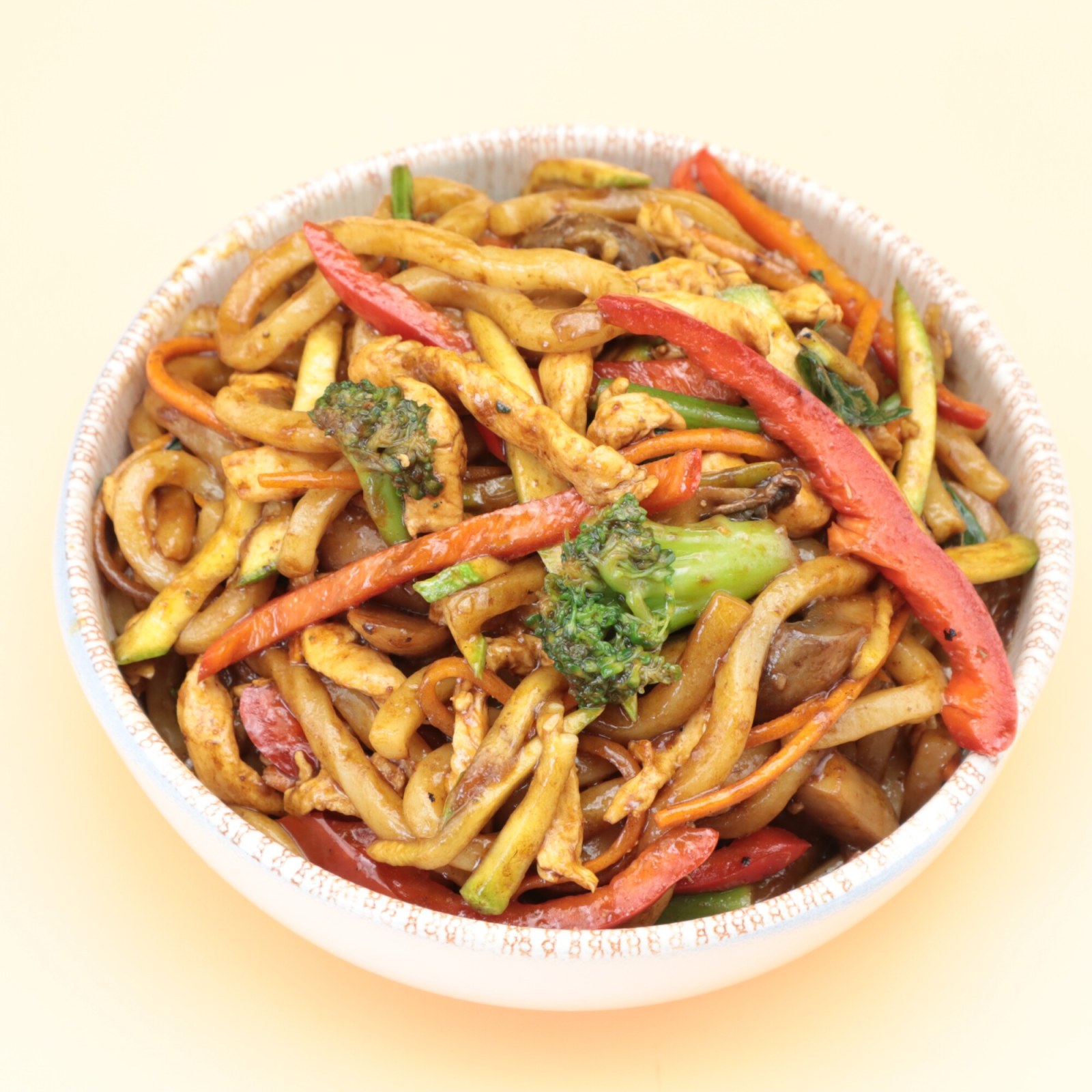 Tavuklu Sebzeli Udon Eriştesi +Coca Cola 330 ml