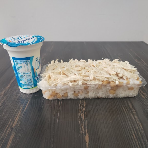 400 gr Pilav +60gr Haşlamış Tavuk +1 küçük ayran
