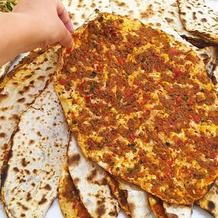 10 Lahmacun + 1 Pepsi Kola