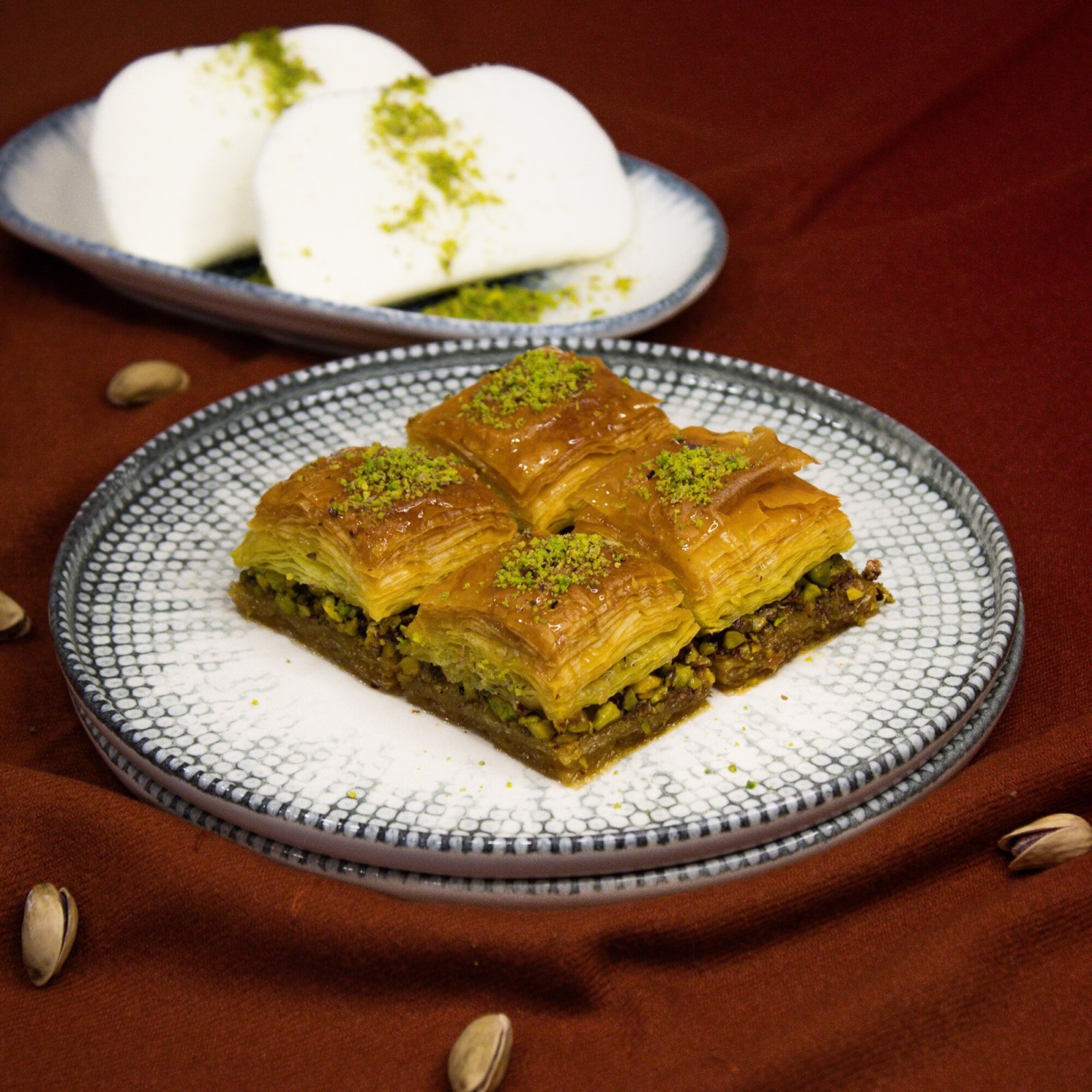 Antep Fıstıklı Kuru Baklava (1 kg) & Maraş Dondurma (500g)