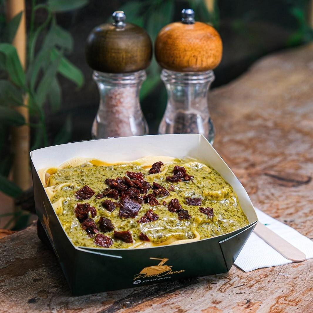 Pesto Soslu Kuru Domatesli Makarna Menü
