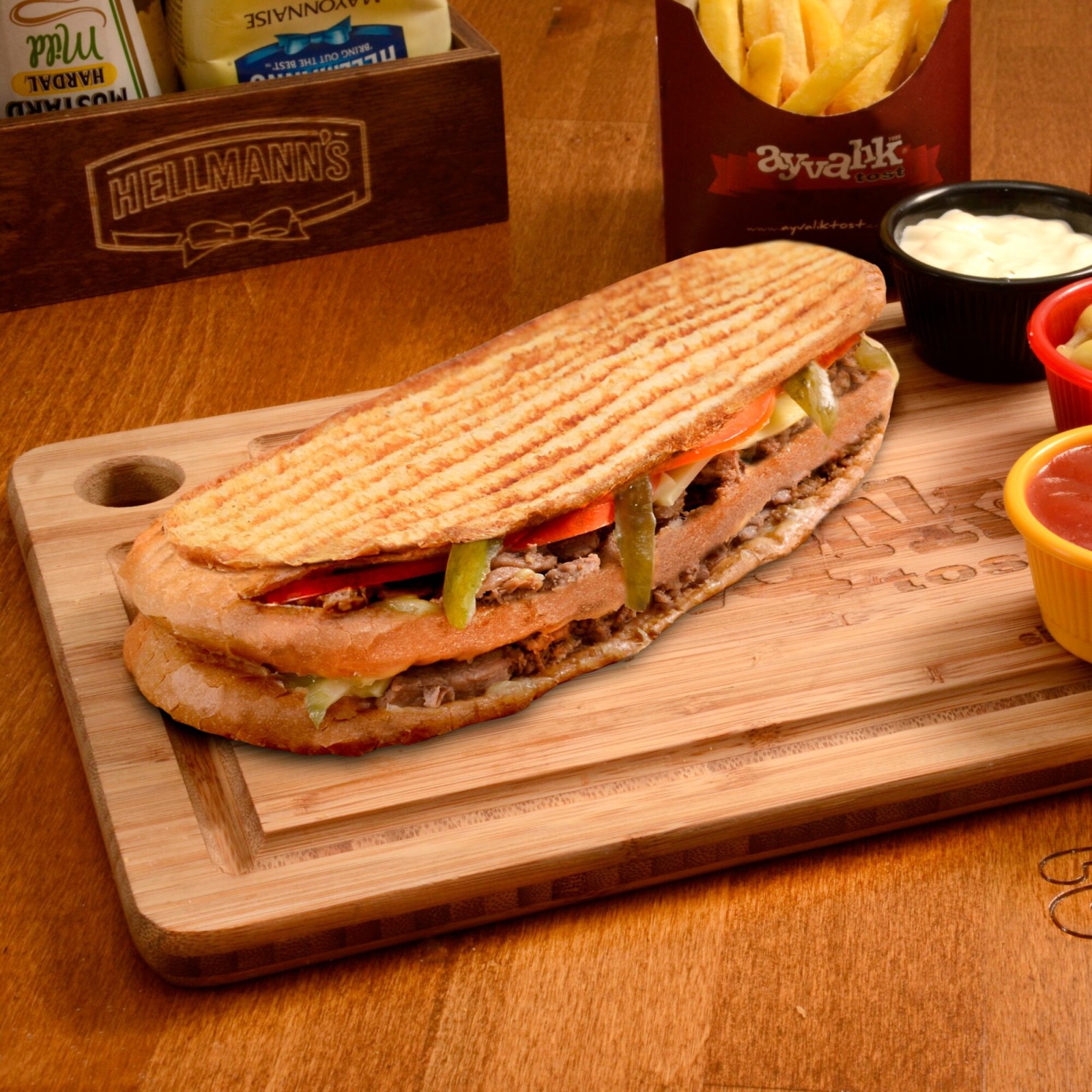 Süper Kavurma Kaşarlı Tost Menü