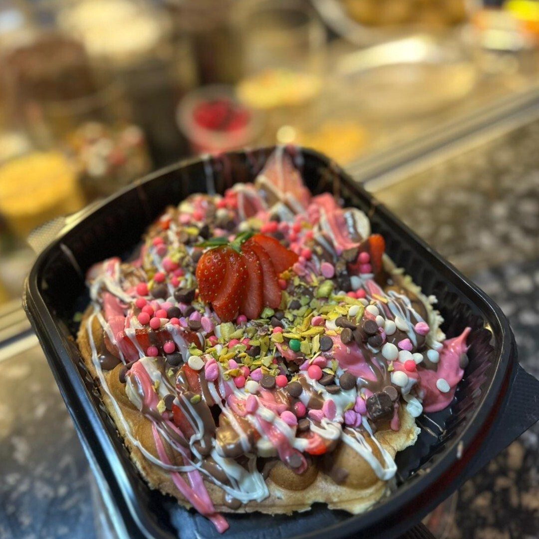 Çilek Karnavalı Waffle