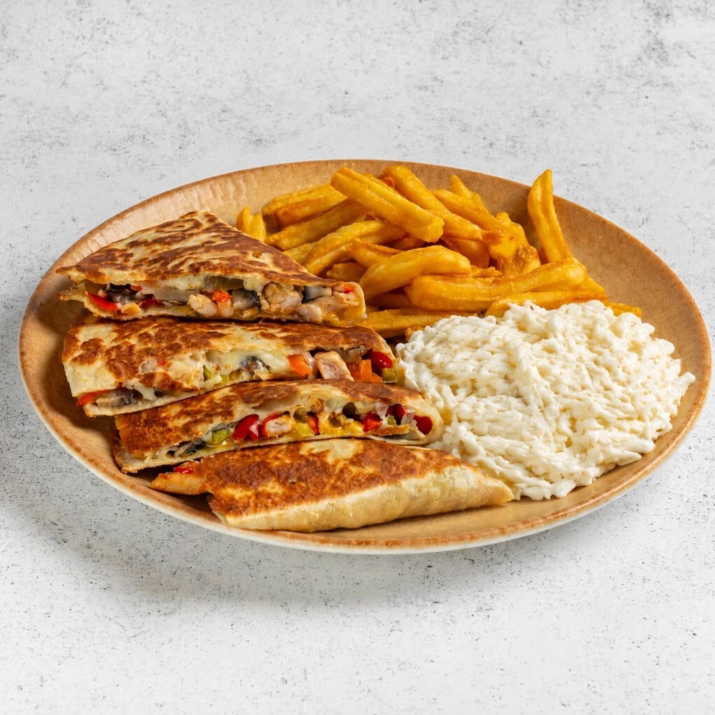 Tavuklu Quesadilla (973,6519 KCal)
