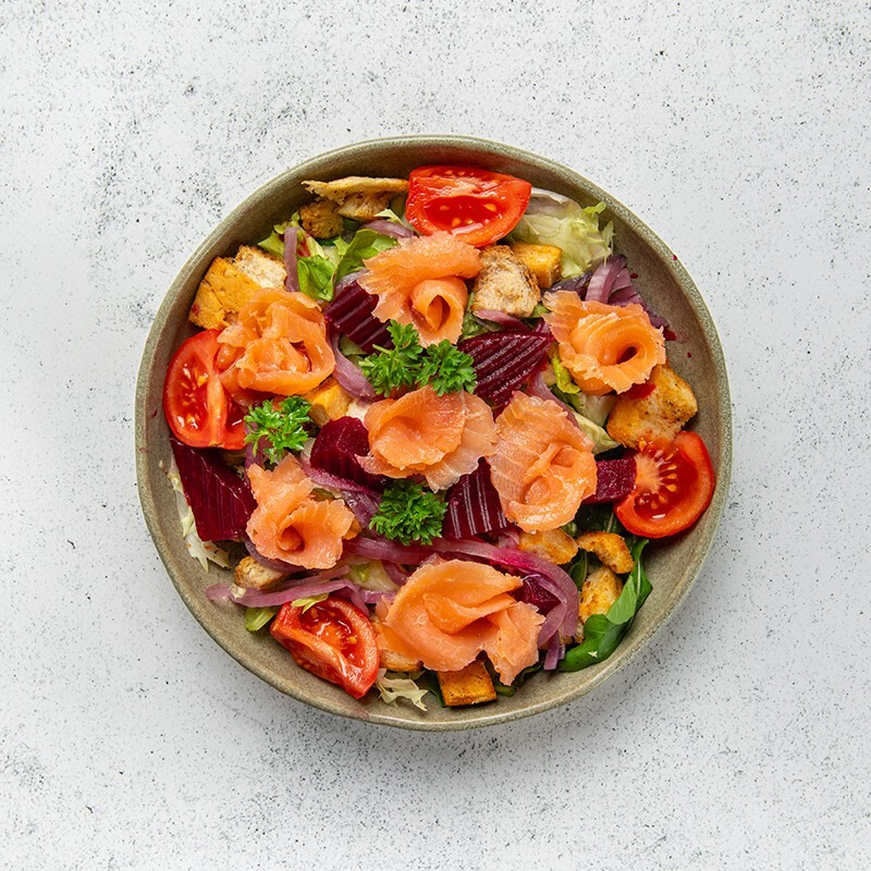 Füme Somon Salata (248,62 KCal)