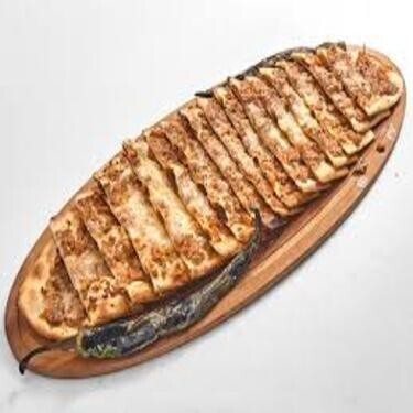 Kıymalı Kaşarlı Etli Ekmek