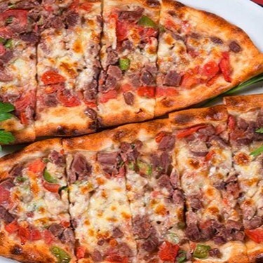Kuşbaşı Kaşarlı Pide + 330 Ml. Coca Cola