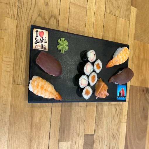 Maki Nigiri Sushi Set (10 Pcs.)