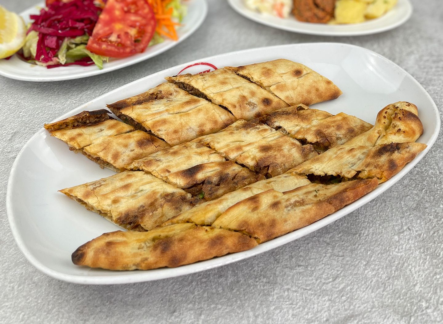 Karışık Sucuklu Pide (Standart) (Kapalı)