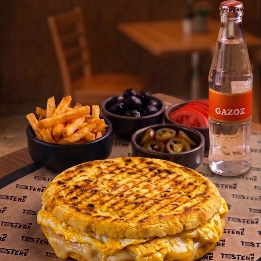 Yumurtalı Kaşarlı Bazlama Tost Menü