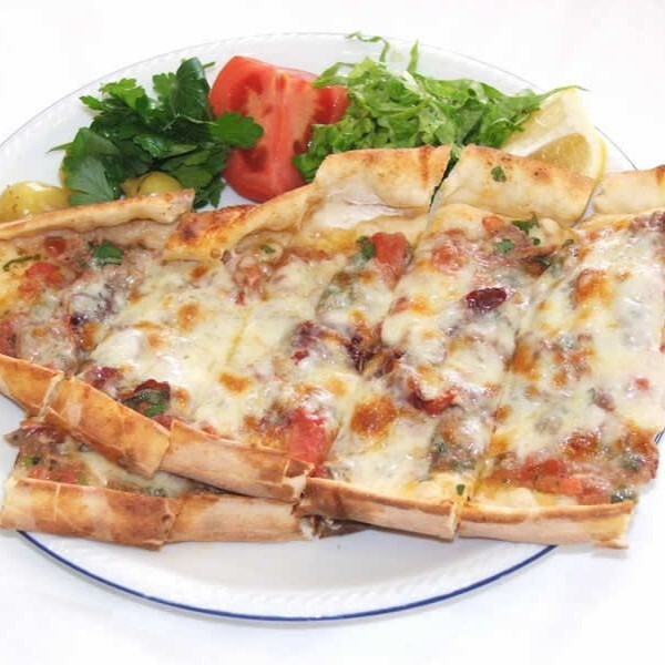 Kıymalı Kaşarlı Pide