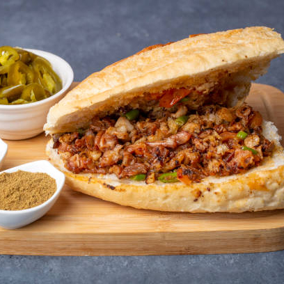 Ekmek Arası Kokoreç (İzmir Usulü İri Kıyım)