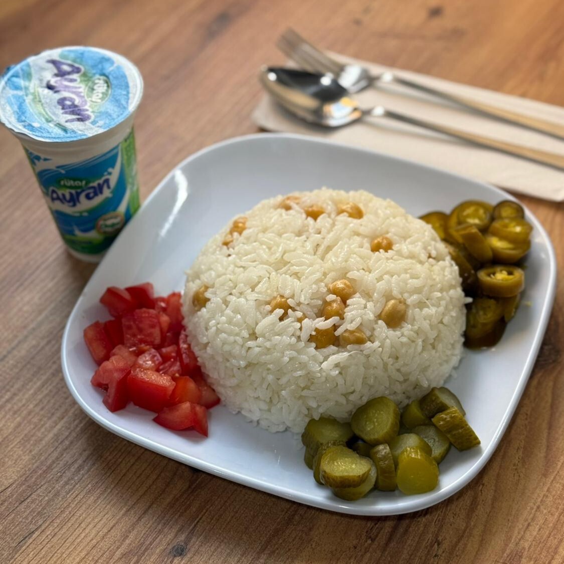 Sade Pilav Duble + Ayran (175ml)