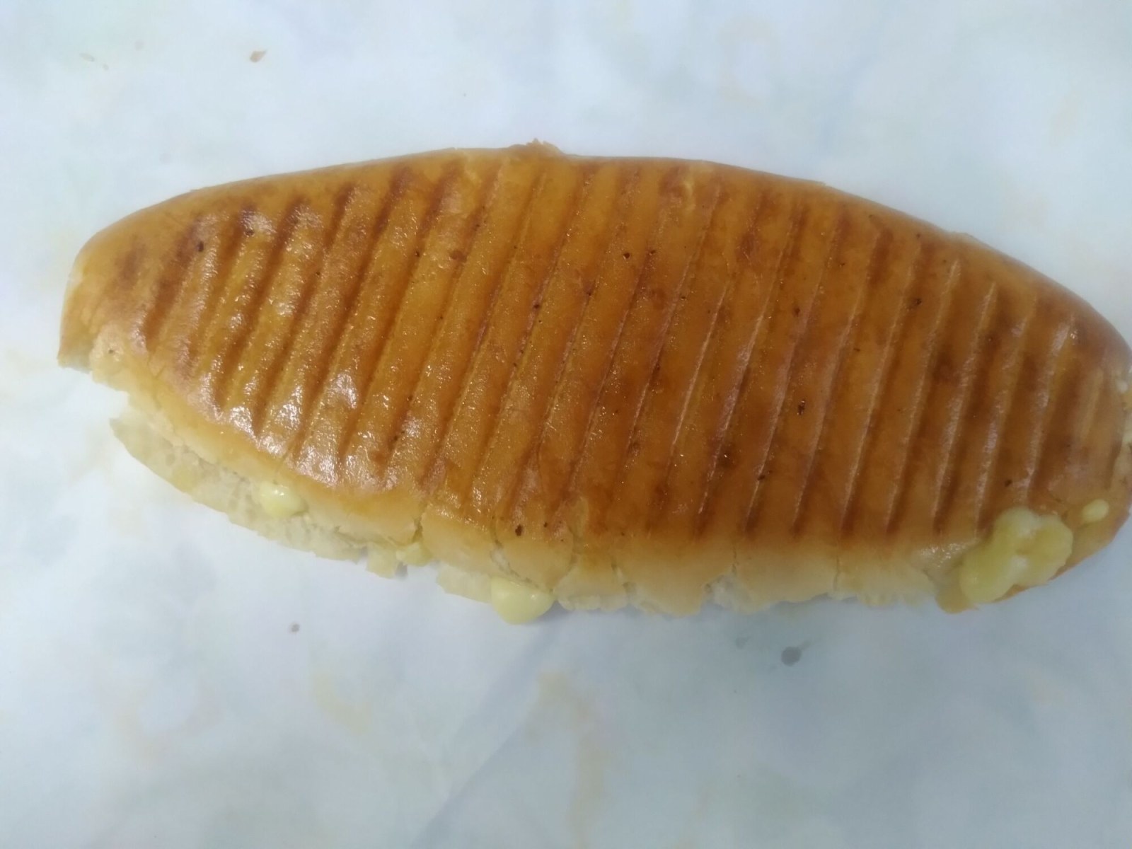 Sandviç Ekmeğine Kaşarlı Tost