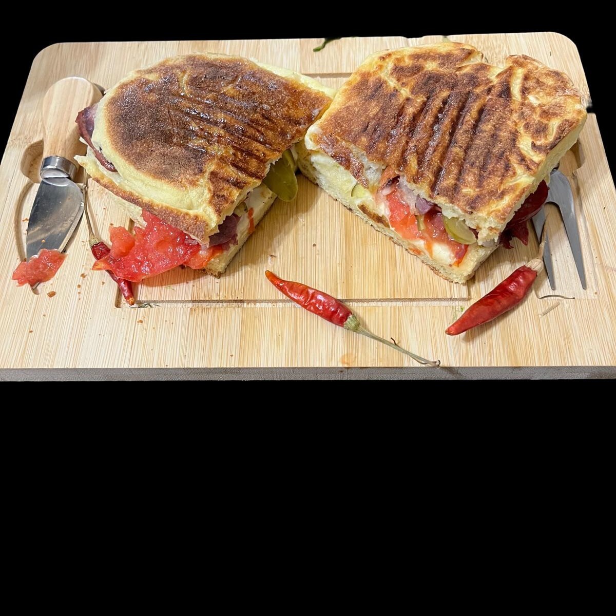 Pastırmalı Kaşarlı Bazlama