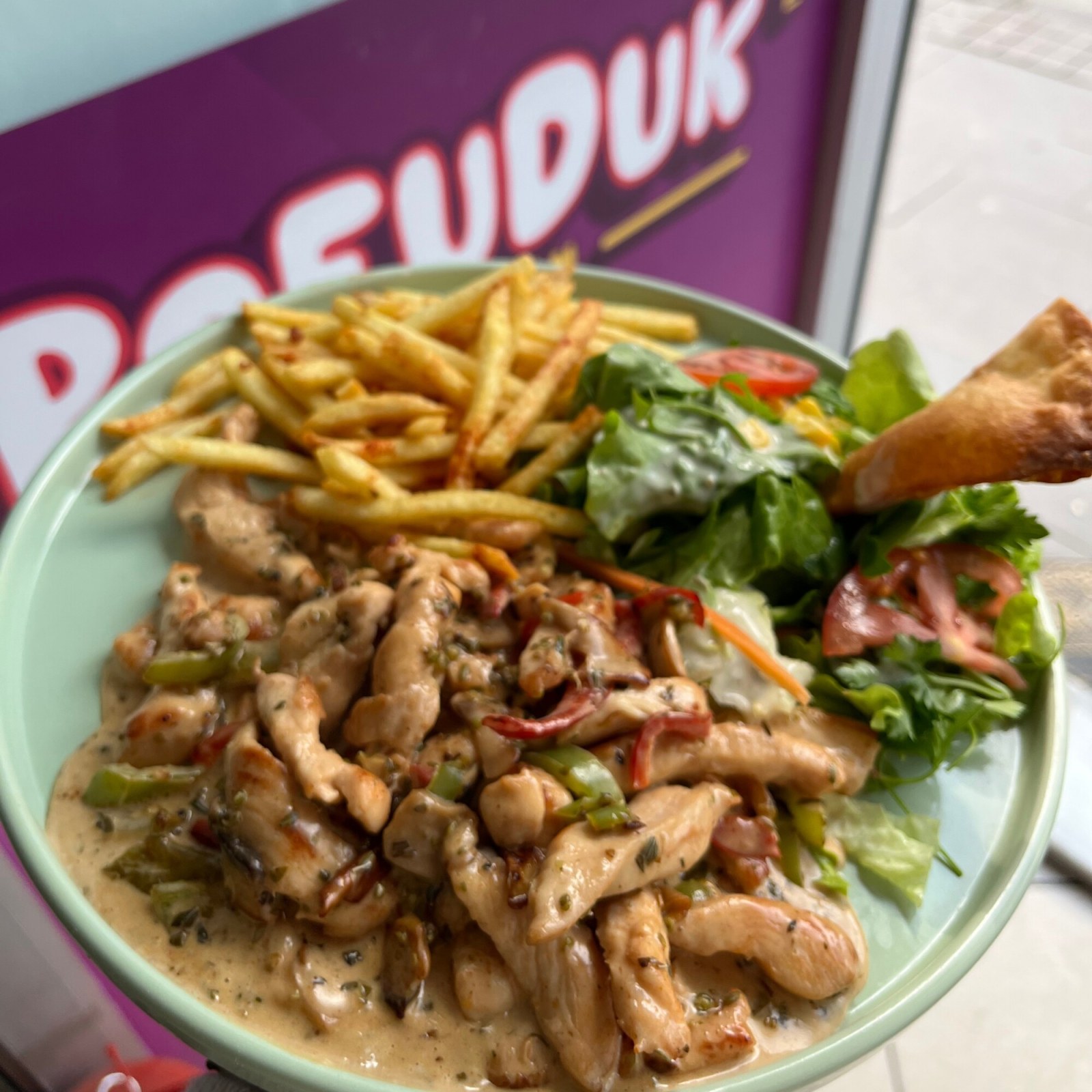 Fesleğen Soslu Tavuk + Salata + Patates