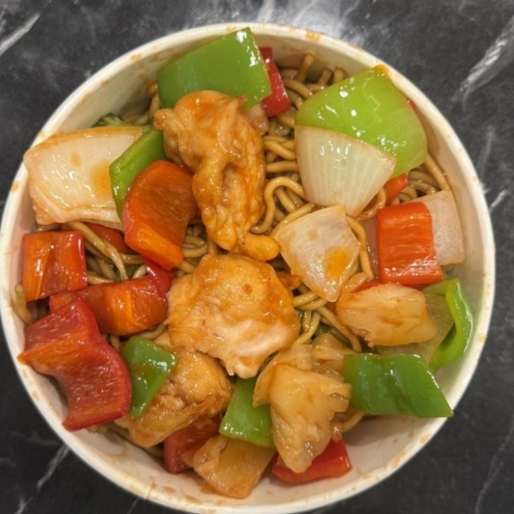 Noodle Üstü tatlı ekşi Tavuk + 1 kutu cola