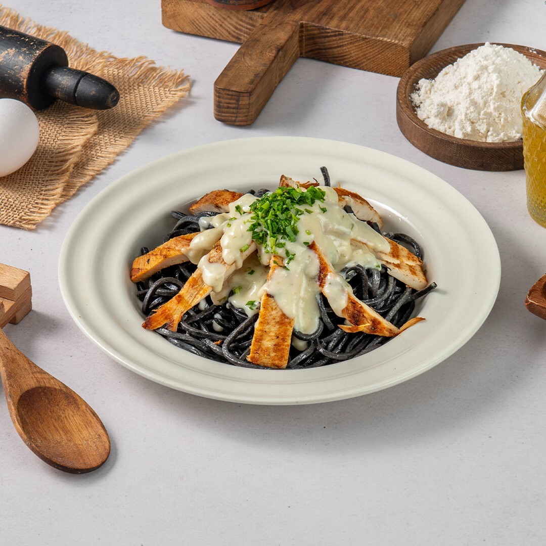 Mürekkep Balıklı & Izgara Tavuklu Tagliatelle (475 gr.)