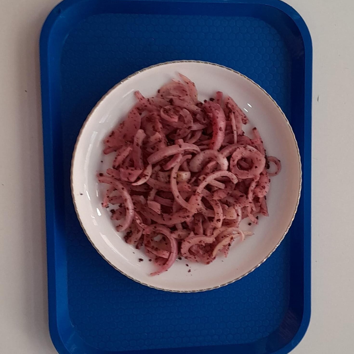 Sumaklı Soğan Salatası