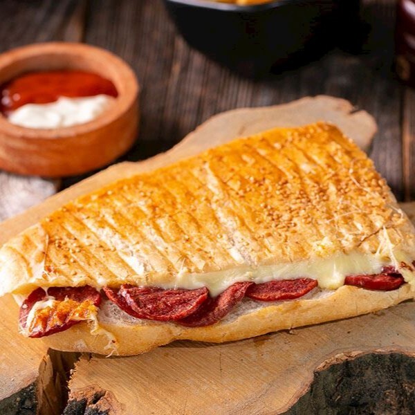 Üç Çeyrek Tost