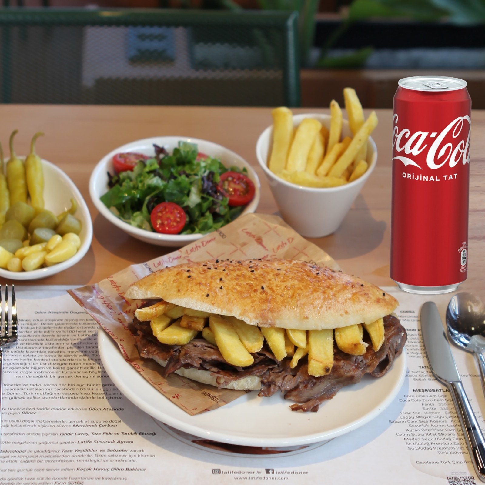 Tombik Ekmek Arası Et Döner Menü + Seçeceğiniz içecek