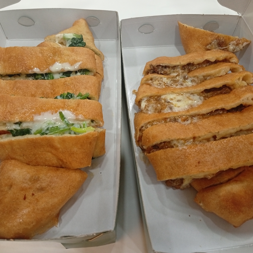 Mozarella Peynirli Kavurmalı panzoretti kutu Pepsi