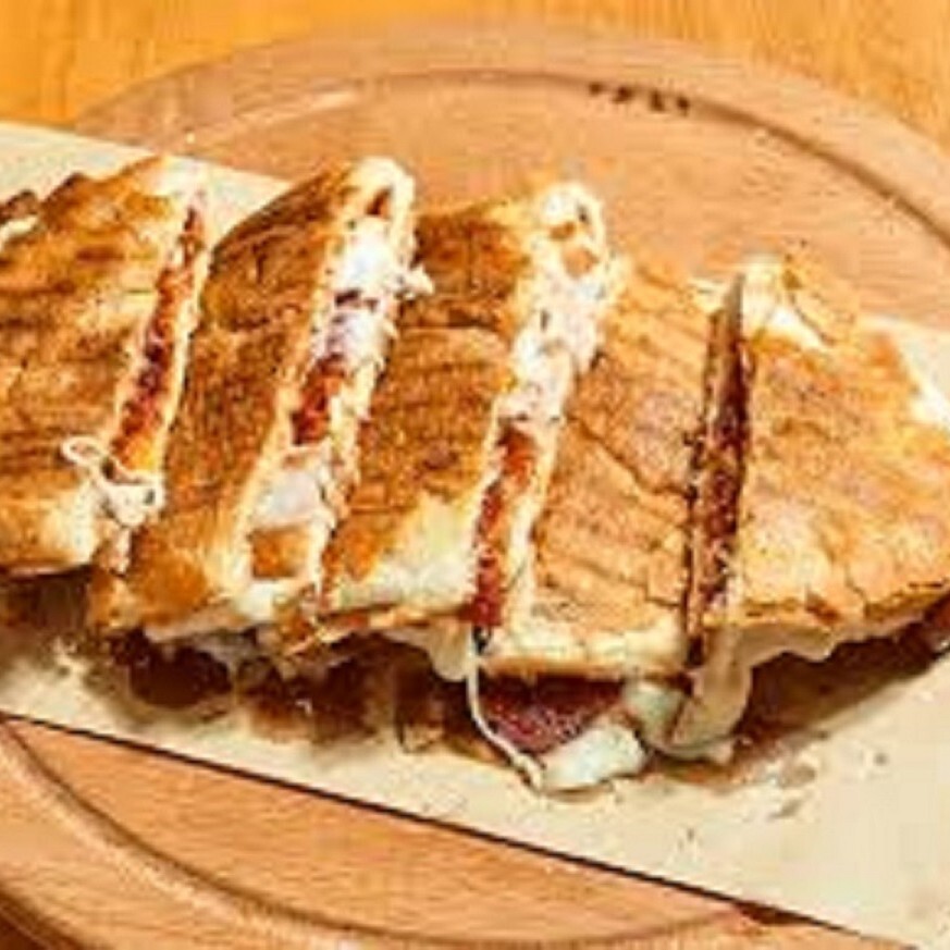 Mega Tost
