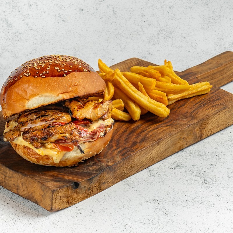Mangal Tavuk Burger Menü (753,4 KCal)