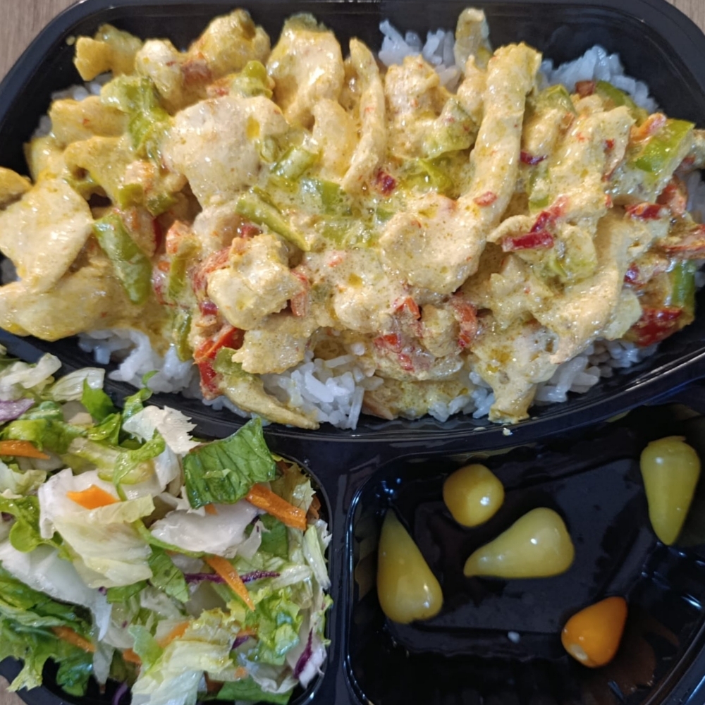 Köri Soslu Tavuk - Pilav & Salata