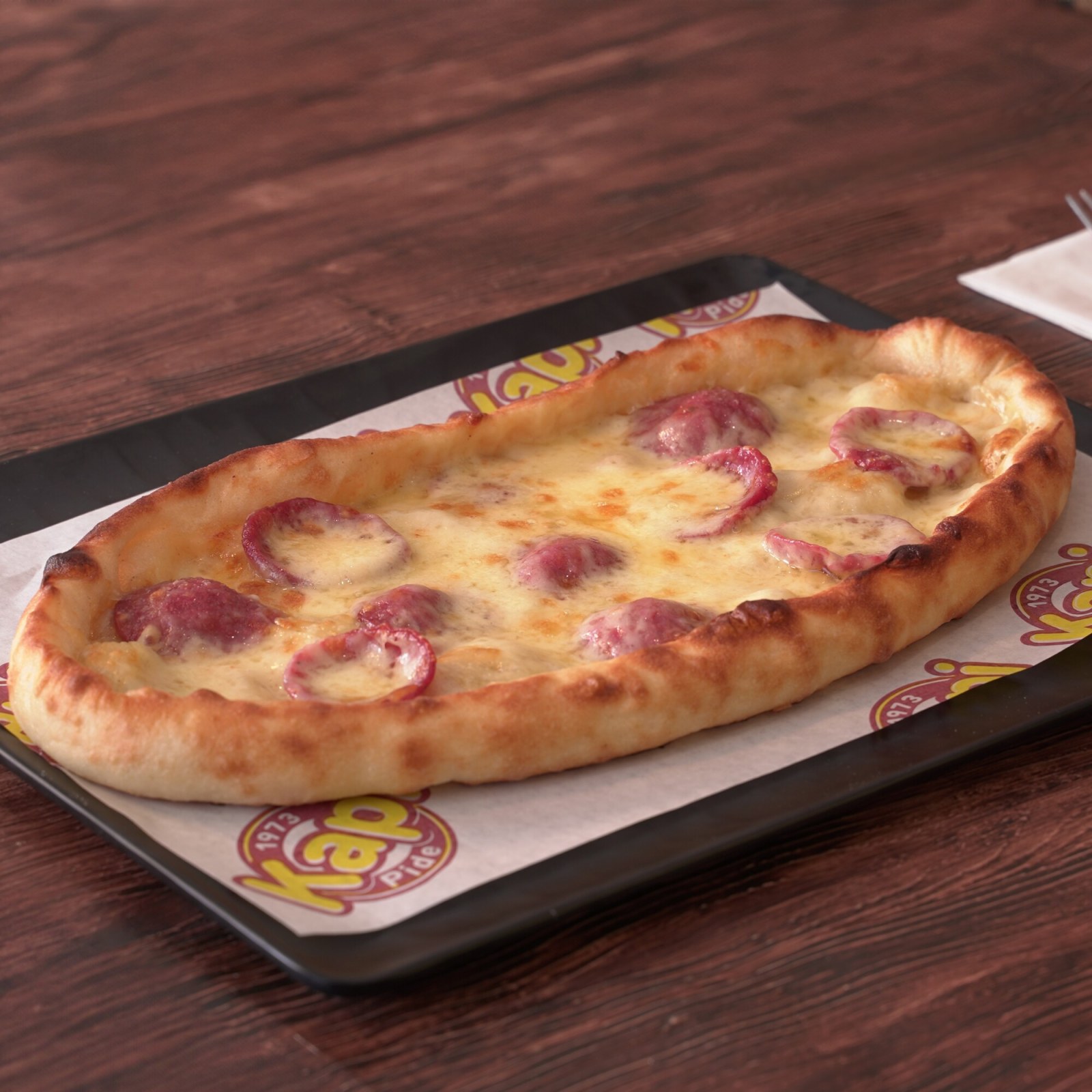 Sucuklu Kaşarlı Pide
