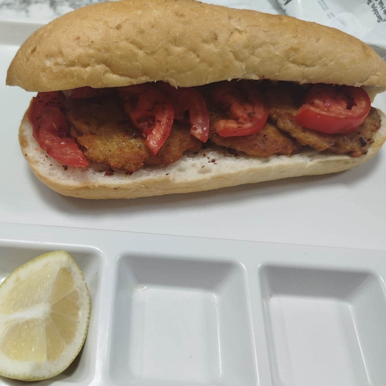 Ekmek Arası Tavuk Köfte