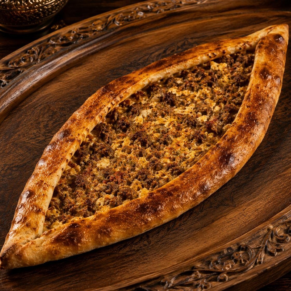 Kıymalı Yumurtalı Pide