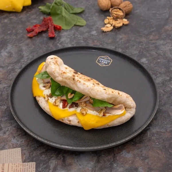 Pesto Soslu Sandviç