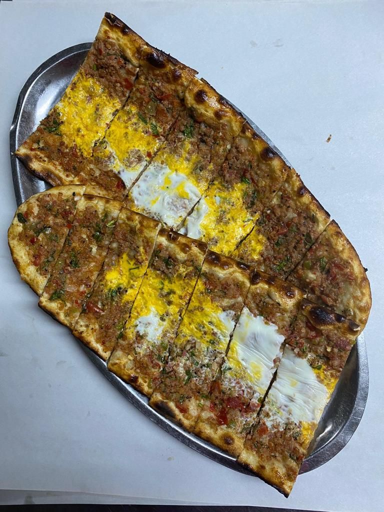 Kıymalı Yumurtalı Pide