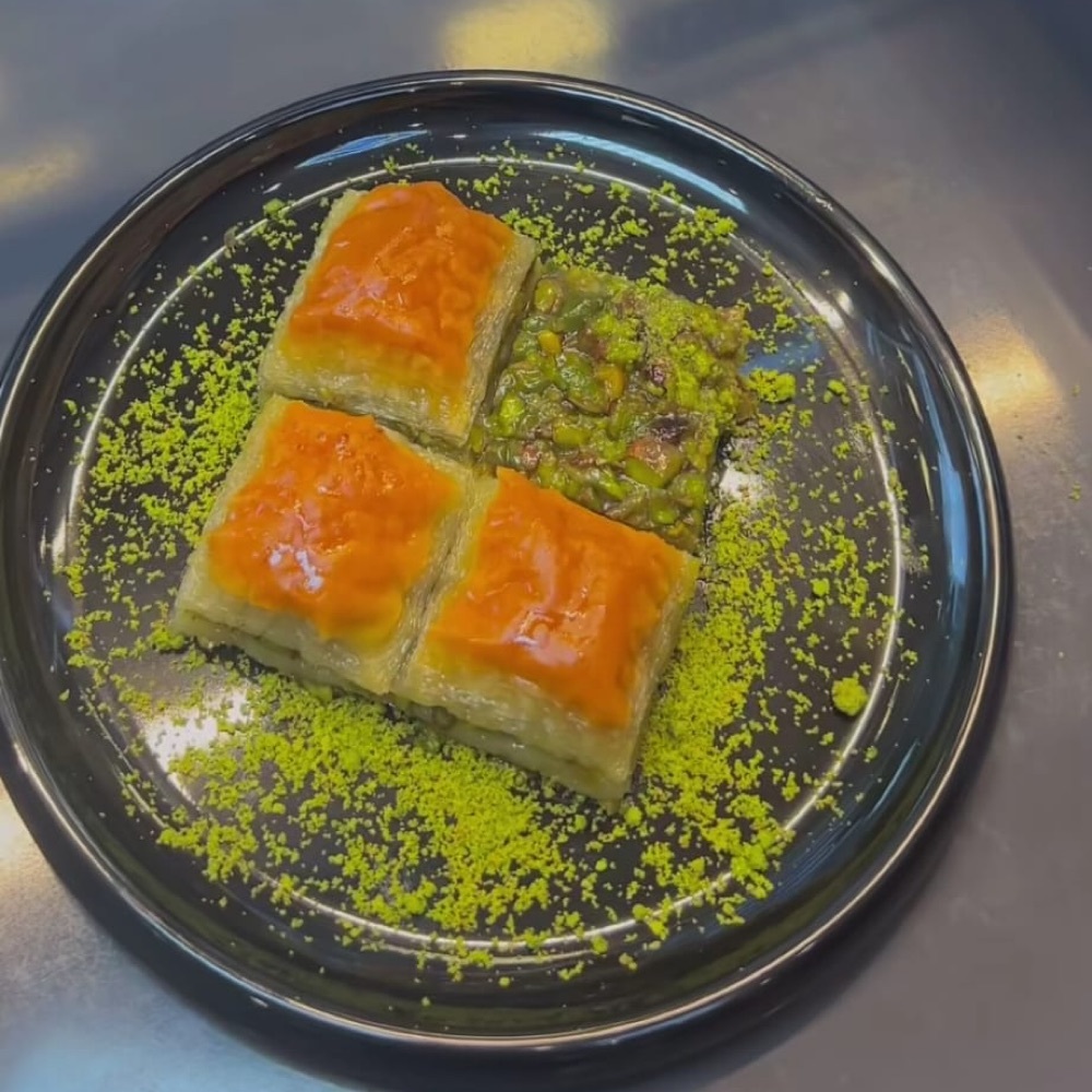 Klasik Fıstıklı Baklava (1 kg)