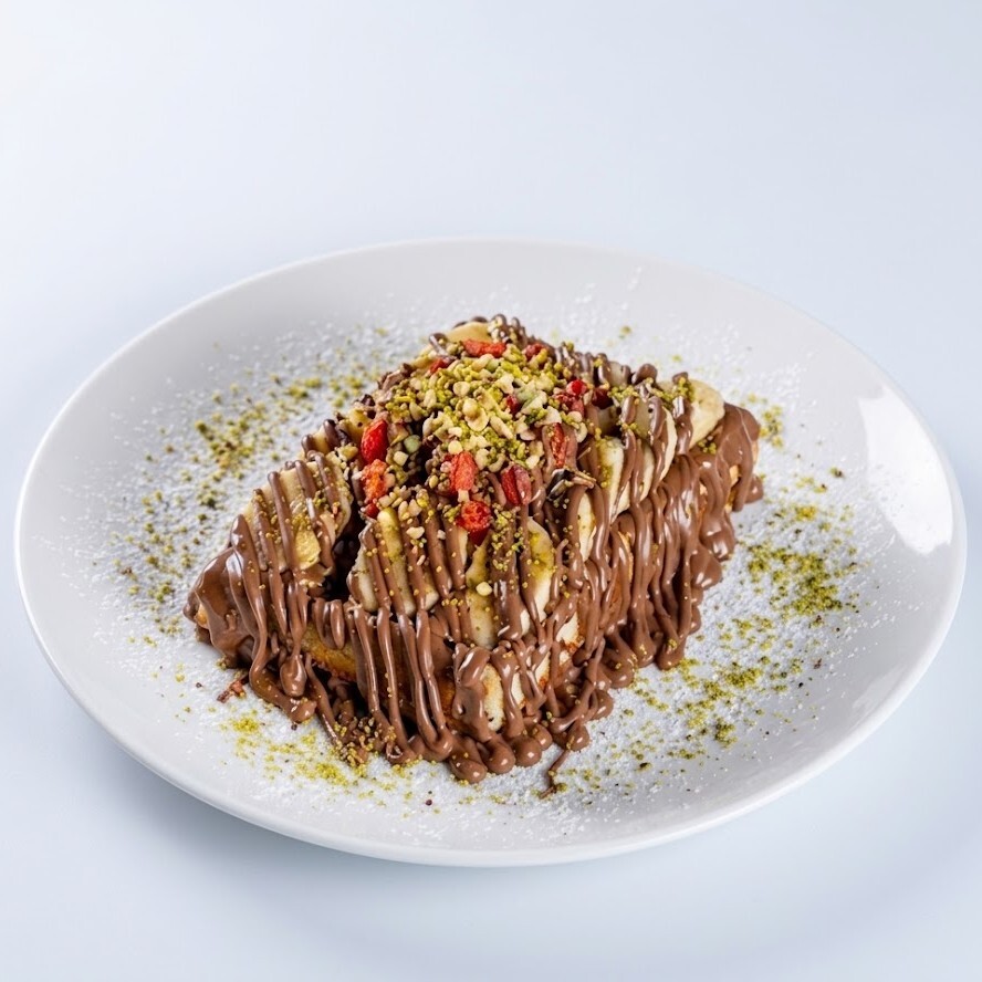 Çikolatalı Muzlu Çilekli Waffle (Ekstra)