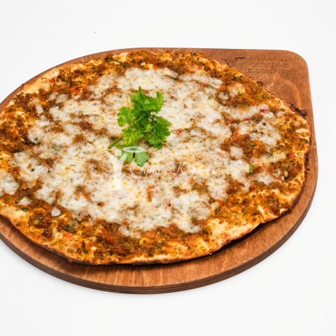 Kaşarlı Lahmacun