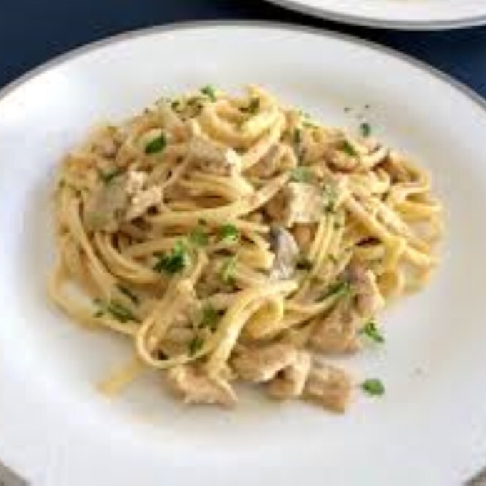 Tavuklu Kremalı Mantarlı Makarna