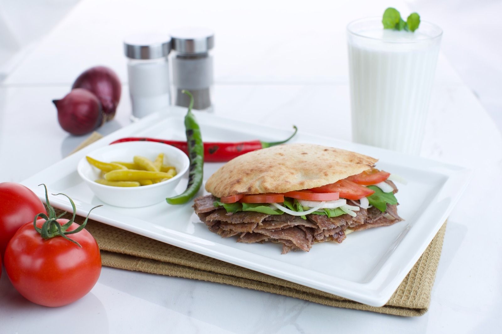 Pita Ekmeğine Et Döner (Duble)