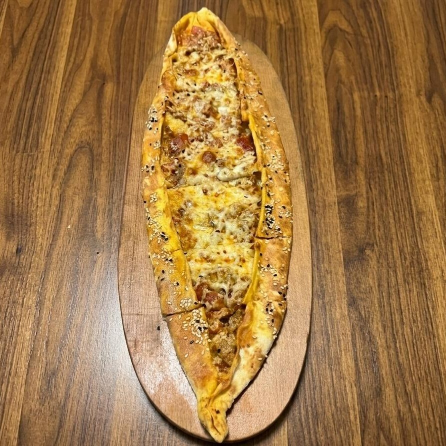 Kuşbaşı Kaşarlı Pide