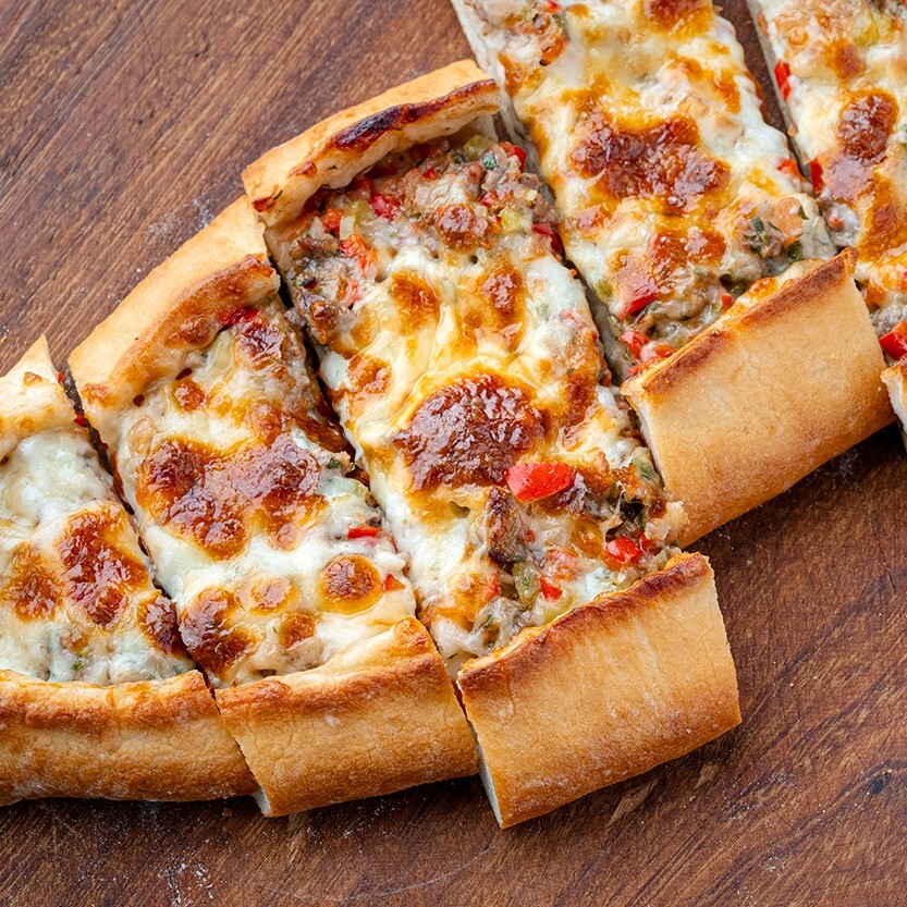 Kuşbaşılı Kaşarlı Pide