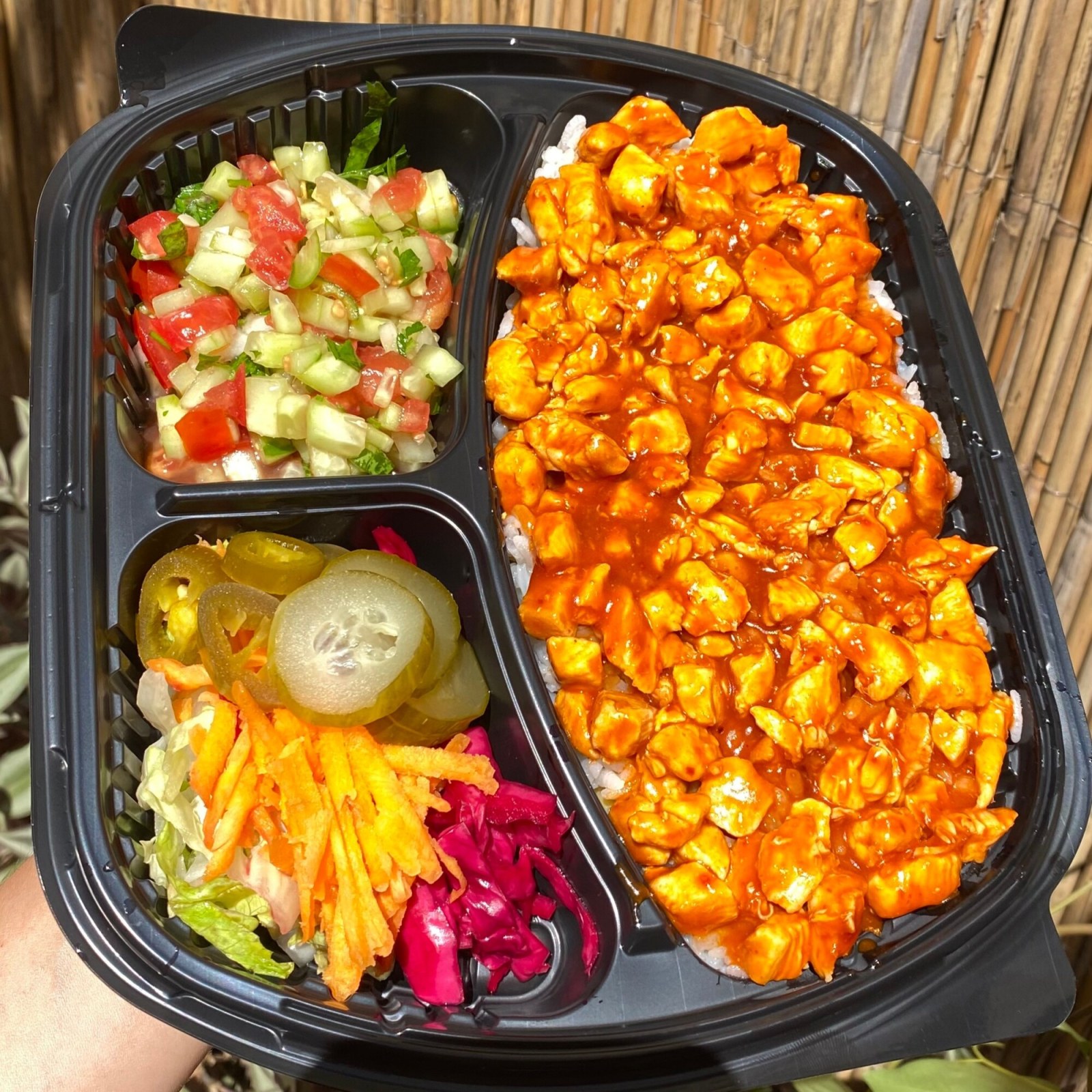 Acı Soslu Tavuklu Pilav
