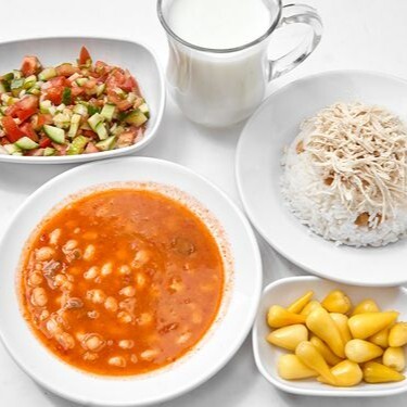 Pilav üstü Tavuk + Kuru Fasulye + Salata + Turşu + Ayran