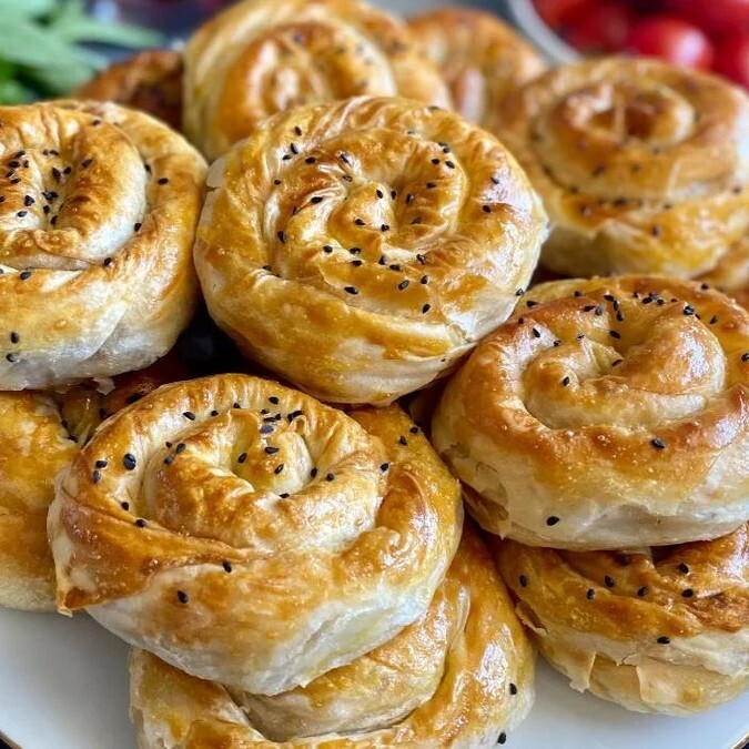 Peynirli Gül Böreği (Porsiyon)
