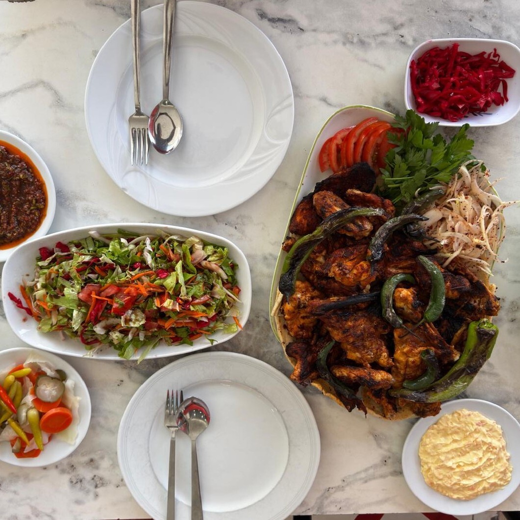 1 Kilo Karışık tavuk Izgara