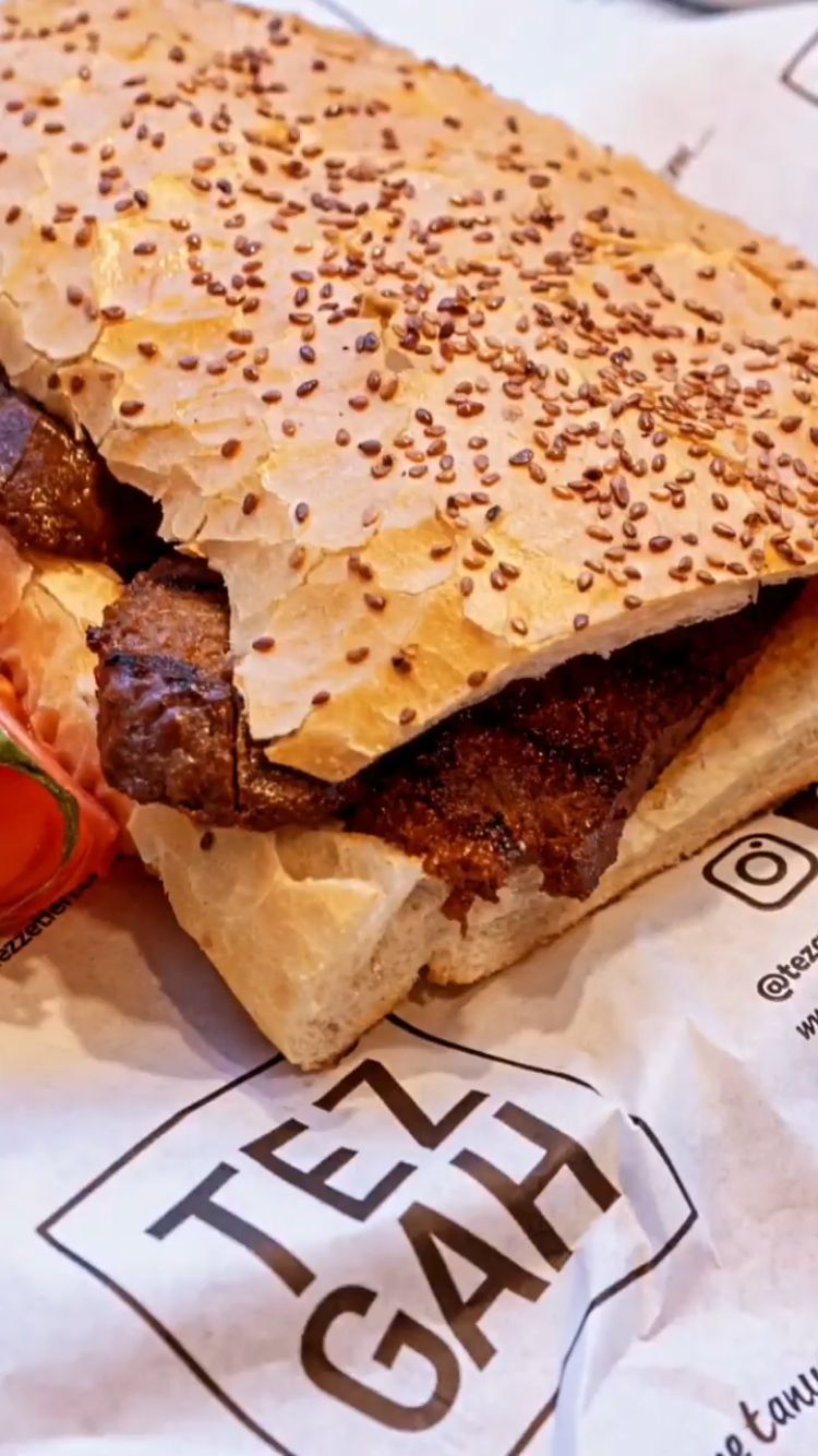 Yarım Ekmek Arası Izgara Sucuk